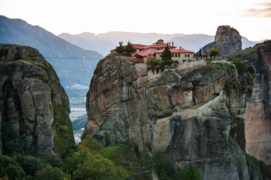 Meteora kutsal teslis Manastırı