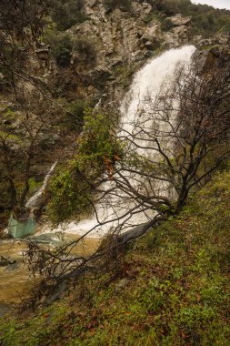 Loutra Edipsou şelaleler