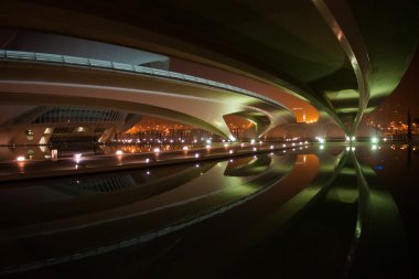 güzel köprü gece yaktı