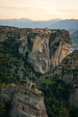 Meteora kutsal teslis Manastırı