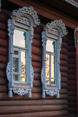 Köy evi windows süsler ile