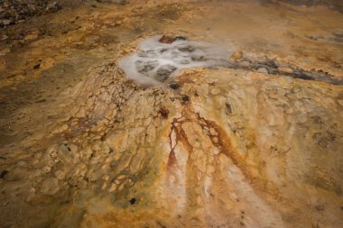 Loutra Edipsou plajında kaplıcaları