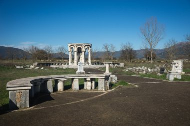 Antik Mantineia'da tapınakta