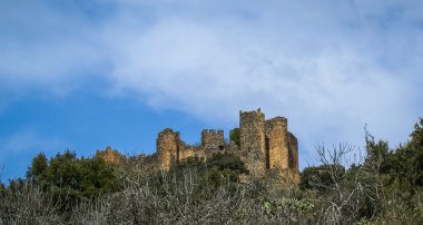 Salvatiera de los Barros adlı bir kale kalıntıları