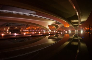 güzel köprü gece yaktı