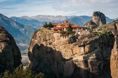 Meteora kutsal teslis Manastırı