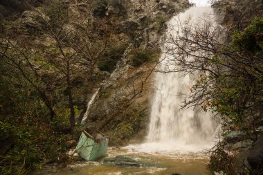 Loutra Edipsou şelaleler