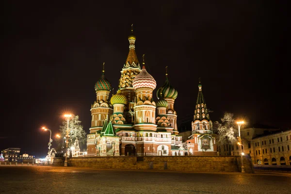 Vista nocturna del St. Catedral de Basilio — Foto de Stock