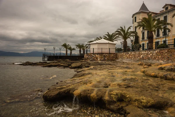 Thermal springs on the beach in Loutra Edipsou — Stock Photo, Image