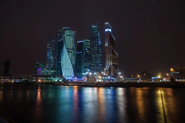 Vista nocturna de la ciudad de Moscú — Foto de Stock
