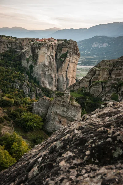 Св. Троицкий монастырь в Метеоре — стоковое фото