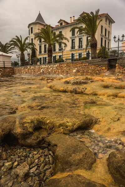 Thermale bronnen op het strand in Loutra Edipsou — Stockfoto