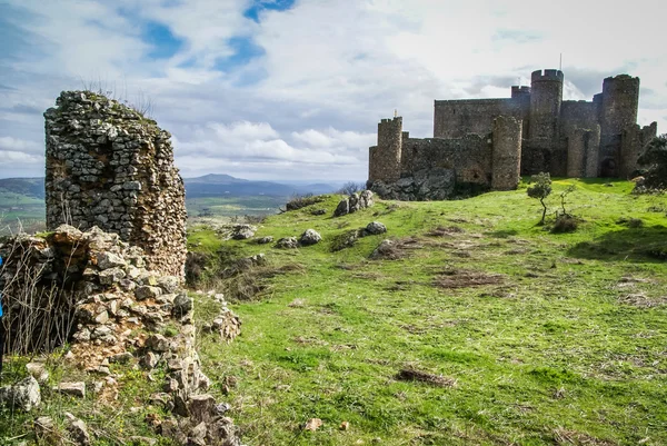 Ruínas de um castelo em Salvatiera de los Barros — Fotografia de Stock