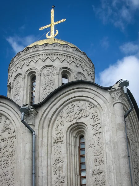 Vit stenkyrka — Stockfoto