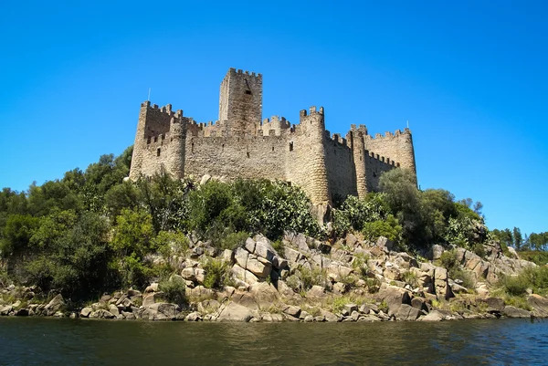 Almourol, Portekiz bir ortaçağ kalesi kalıntıları ediyor