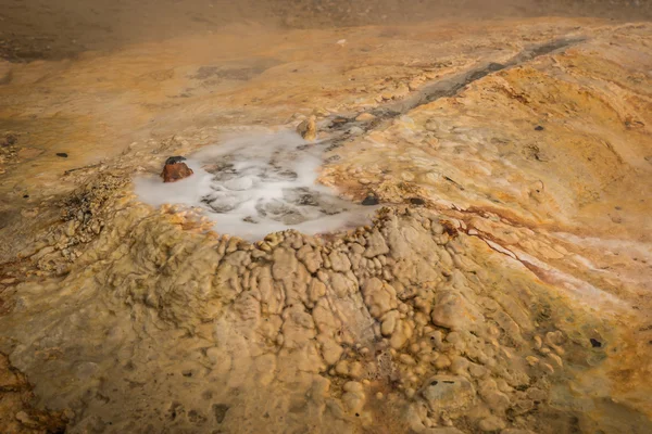 Термальные источники на пляже в Лутра-Эдипсу — стоковое фото