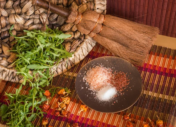 Garam, lada dan rempah-rempah di atas meja — Stok Foto