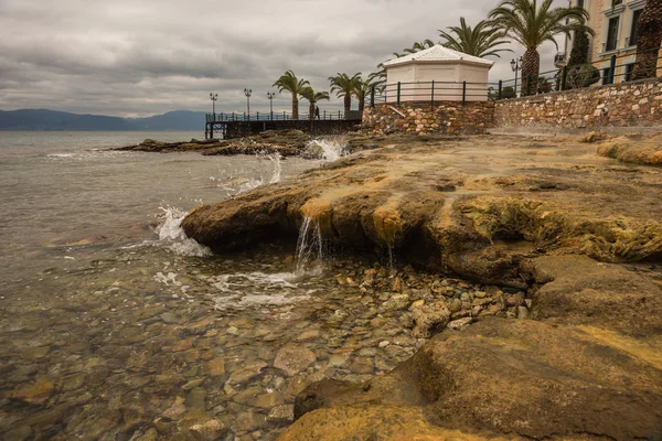 Thermal springs on the beach in Loutra Edipsou — Stock Photo, Image