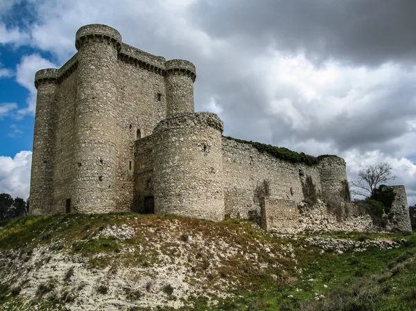 Ruinen einer Burg in Sesena — Stockfoto