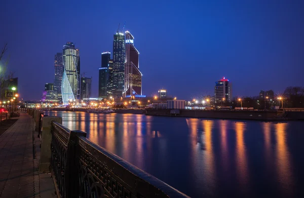 Ночной вид на Москву — стоковое фото