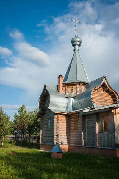 Liten träkyrka på Sergeevo — Stockfoto