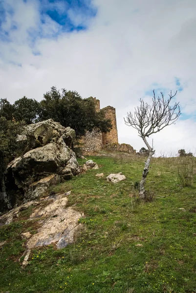 Ruínas de um castelo em Salvatiera de los Barros — Fotografia de Stock