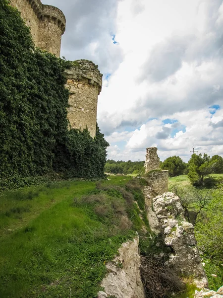 Руины замка в Сесене — стоковое фото