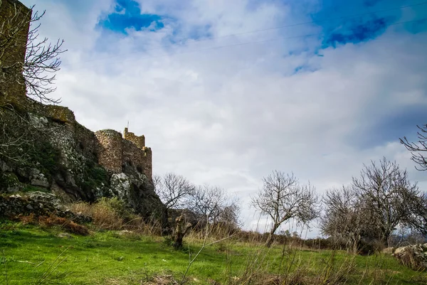 Ruins of a castle at Salvatiera de los Barros — Stock Photo, Image