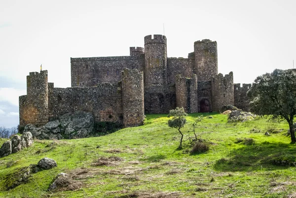 Ruinen einer Burg bei salvatiera de los barros — Stockfoto