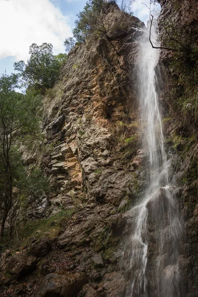 Paysage avec cascade dans la gorge de Vouraikos — Photo