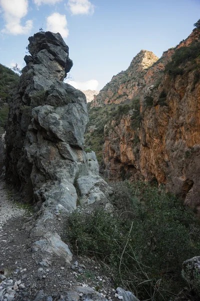 Vouraikos 渓谷の滝のある風景します。 — ストック写真