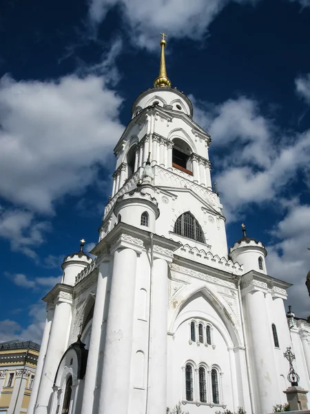 Vit stenkyrka — Stockfoto