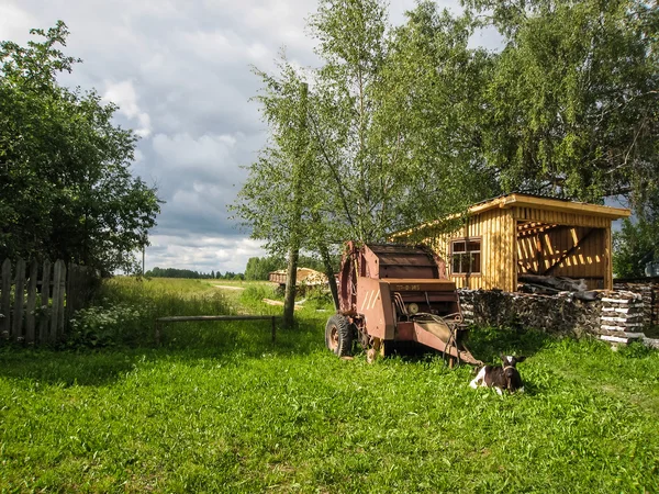 Krajobraz z dom wsi — Zdjęcie stockowe