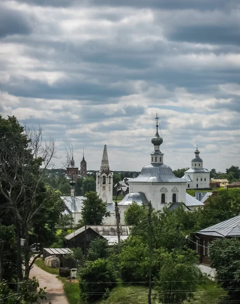 Iglesia de piedra blanca en Suzdal — Foto de Stock