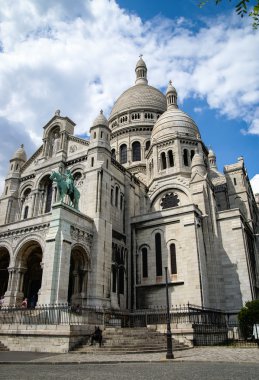 Kilisenin Paris ayrıntılarını