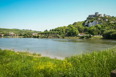 eski bir kale kalıntıları