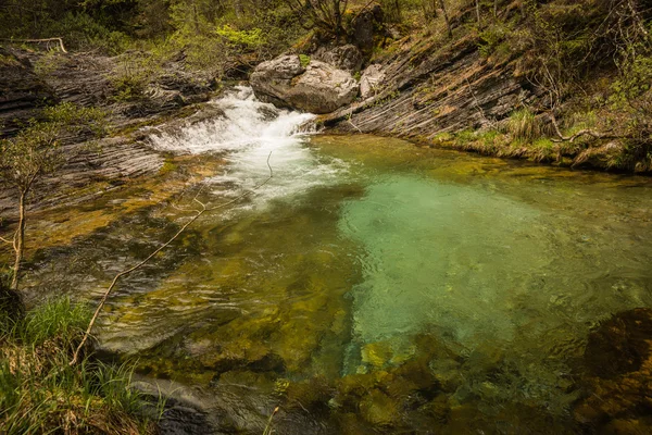 River with waterfall on Mount Olympus — Stock Photo, Image