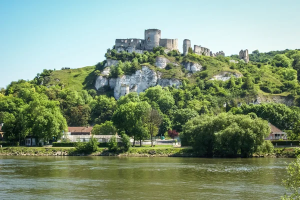 Ruins of an ancient castle — Stock Photo, Image