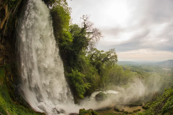 Fantastiska vattenfall i Edessa — Stockfoto