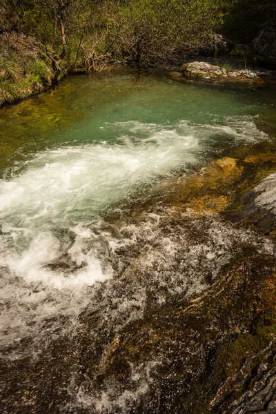 Río con cascada en el Monte Olimpo — Foto de Stock