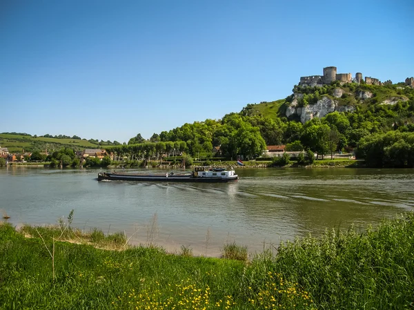 Ruins of an ancient castle — Stock Photo, Image