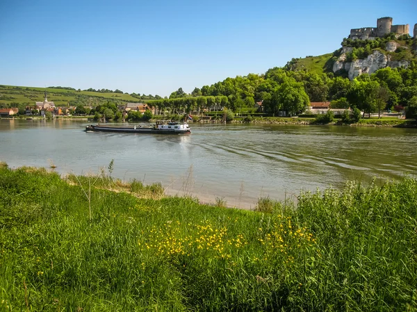 Ruins of an ancient castle — Stock Photo, Image