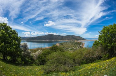 Dağ ve göl Prespa