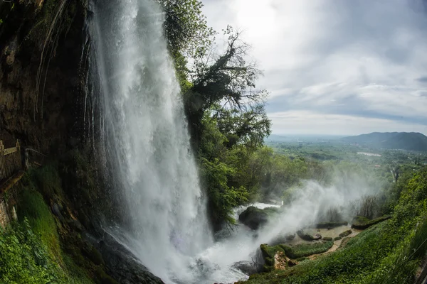令人惊叹的瀑布在埃德萨 — 图库照片