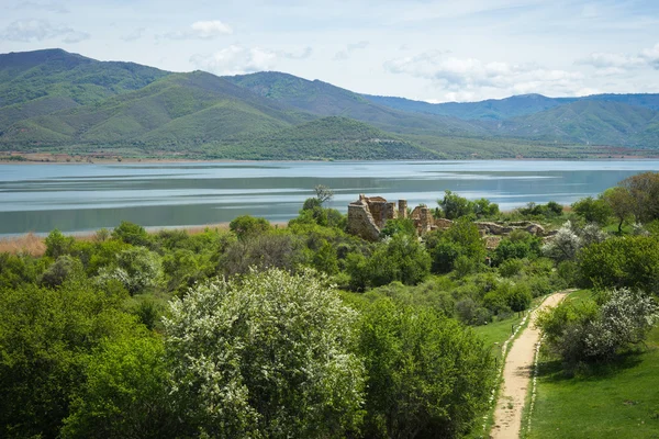 Dağ ve göl Prespa — Stok fotoğraf