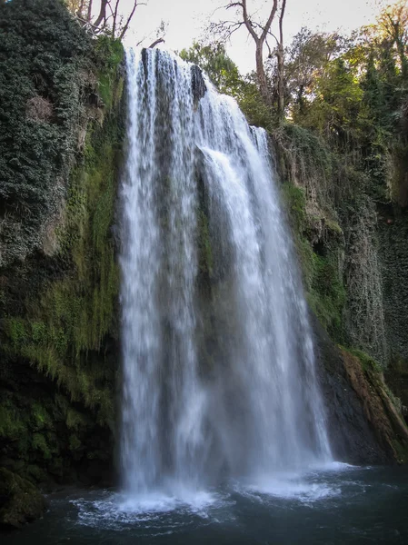 在拉德彼德拉，西班牙的瀑布 — 图库照片