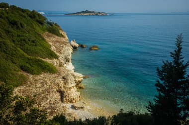 Deniz manzarası, uçurumlar ve plajlar Paxi, Yunanistan