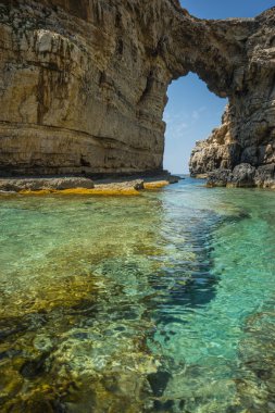 Uçurumlar, Paxi eşsiz ve doğal kemer