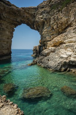 Uçurumlar, Paxi eşsiz ve doğal kemer