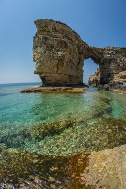 Uçurumlar, Paxi eşsiz ve doğal kemer